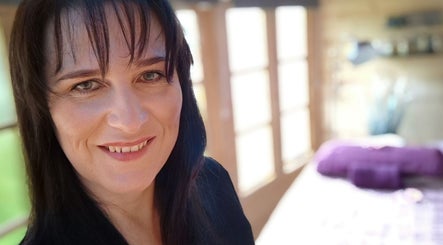 Immagine 2, Lucie's Complementary Therapies