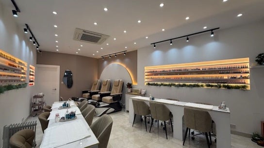 Exquisique Nails & Beauty