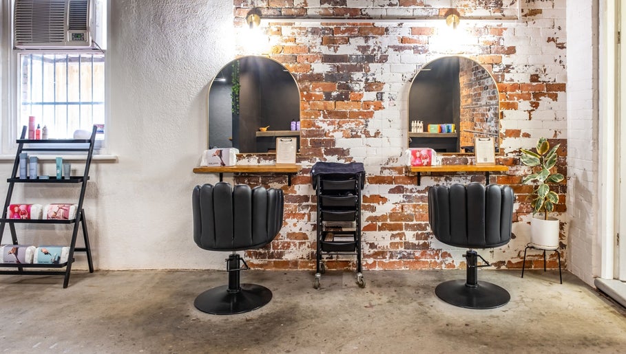 Cosmelle Beauty + Hair Salon Cosmelle Beauty + Hair Salon