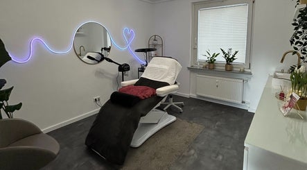 Tara's and Natalia's Beauty Lounge
