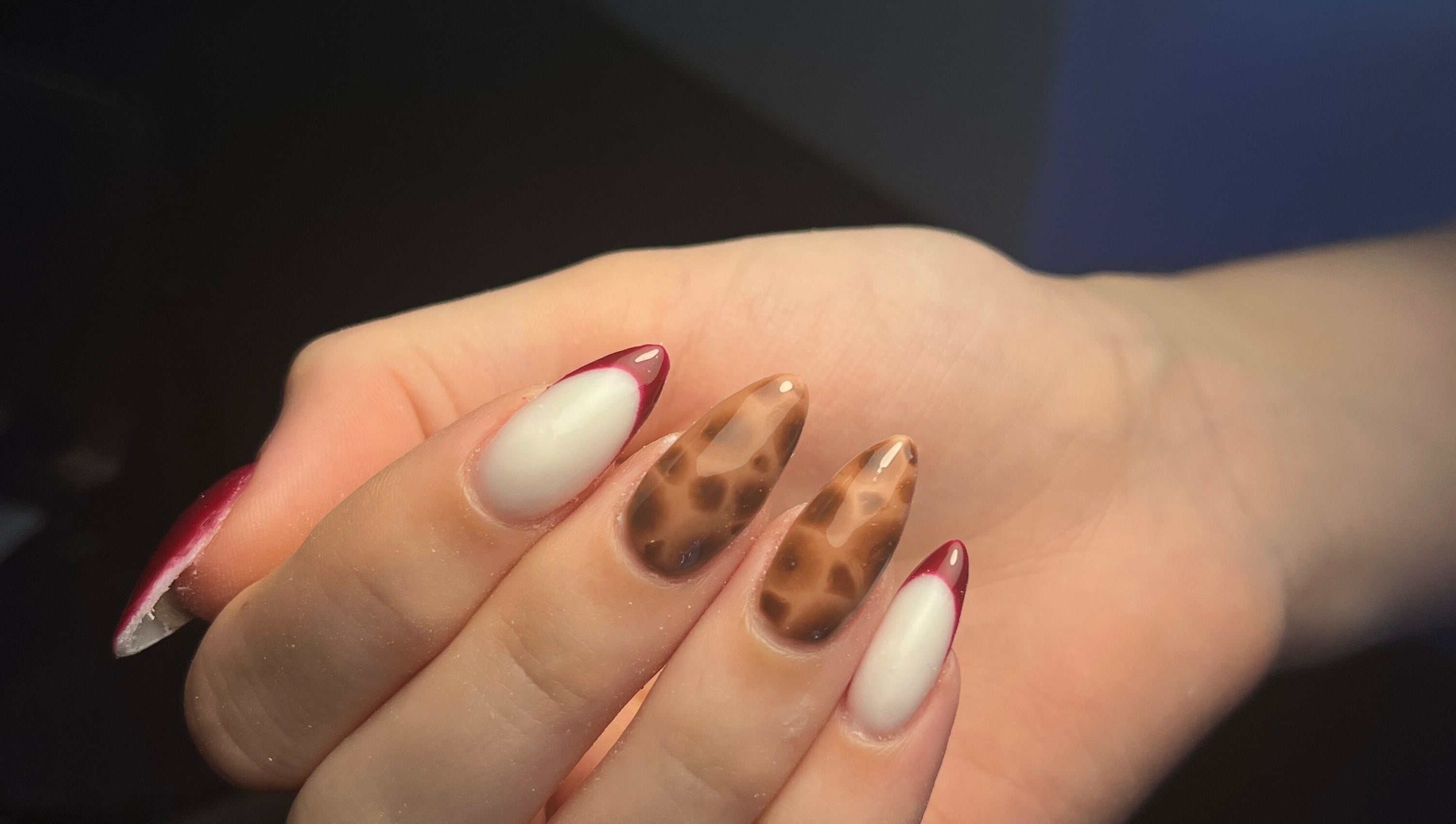 Stijlvolle nageldesigns bij The Glosssy Studio in Ter Apel, Groningen, NL.