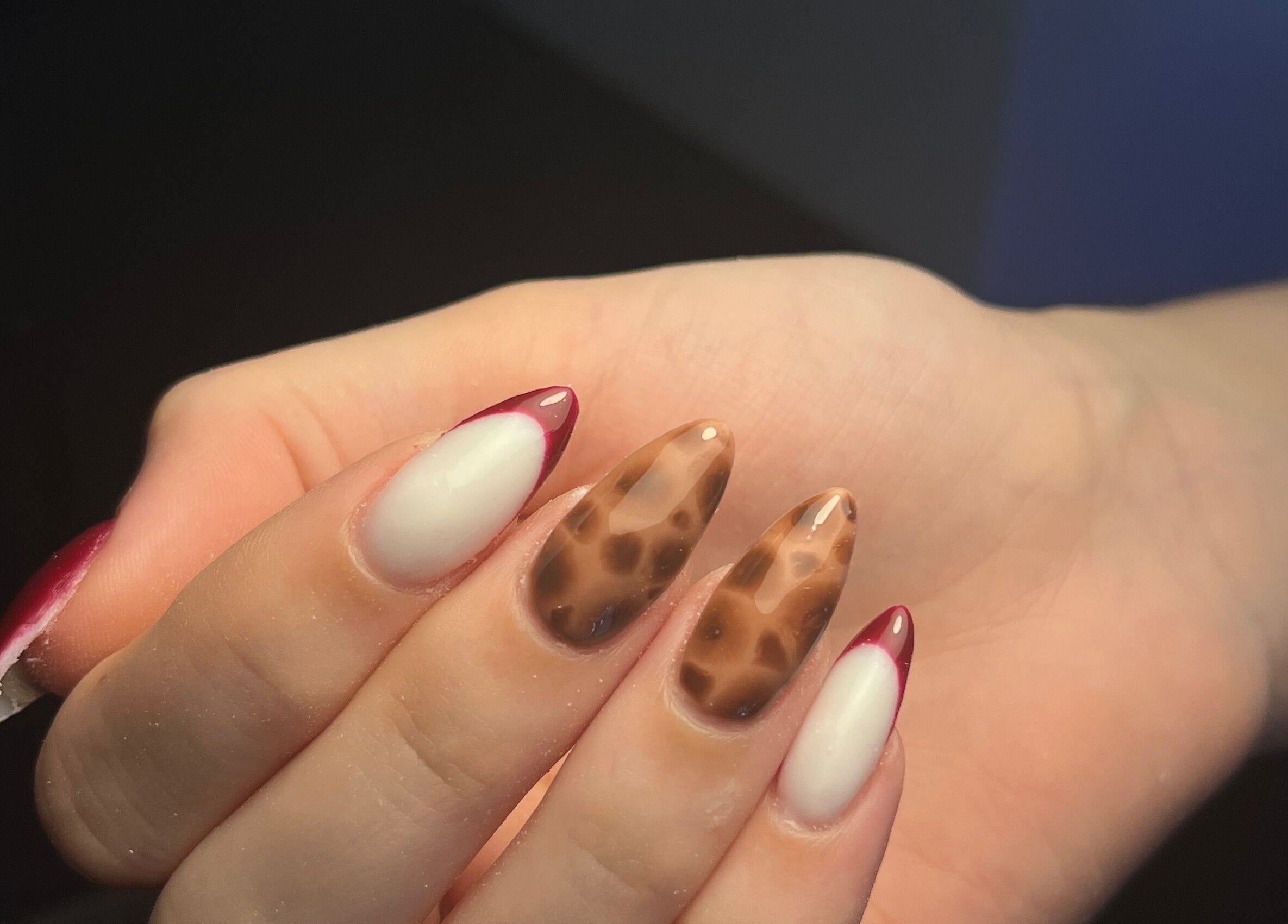 Stijlvolle nageldesigns bij The Glosssy Studio in Ter Apel, Groningen, NL.