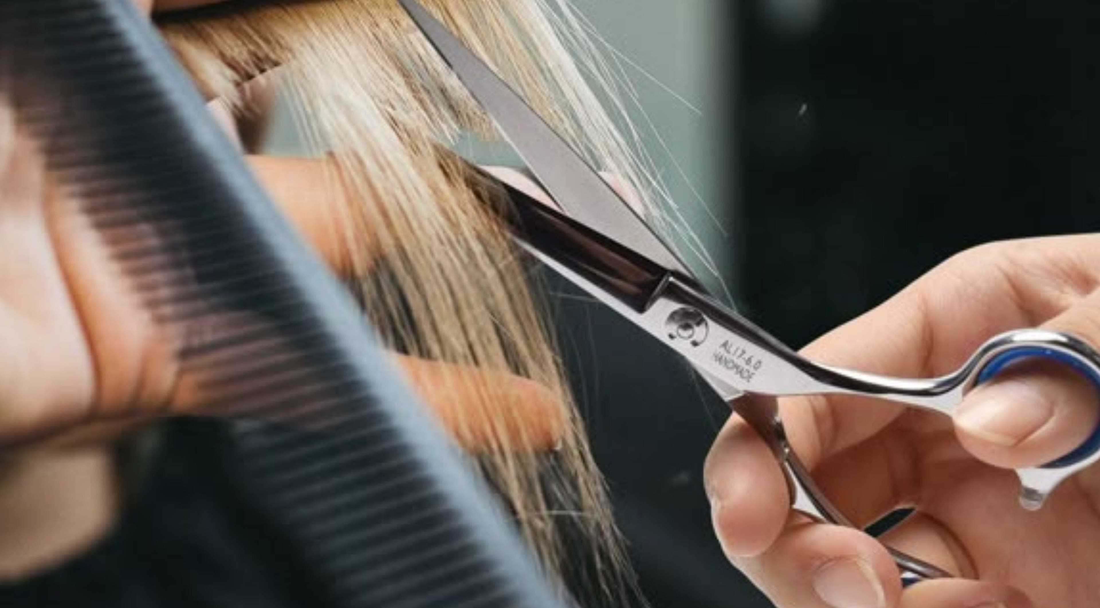 Haar knippen bij Iva Knipt (bij jou thuis), Winterswijk, Gelderland, NL. Hoogwaardige kappersservice.