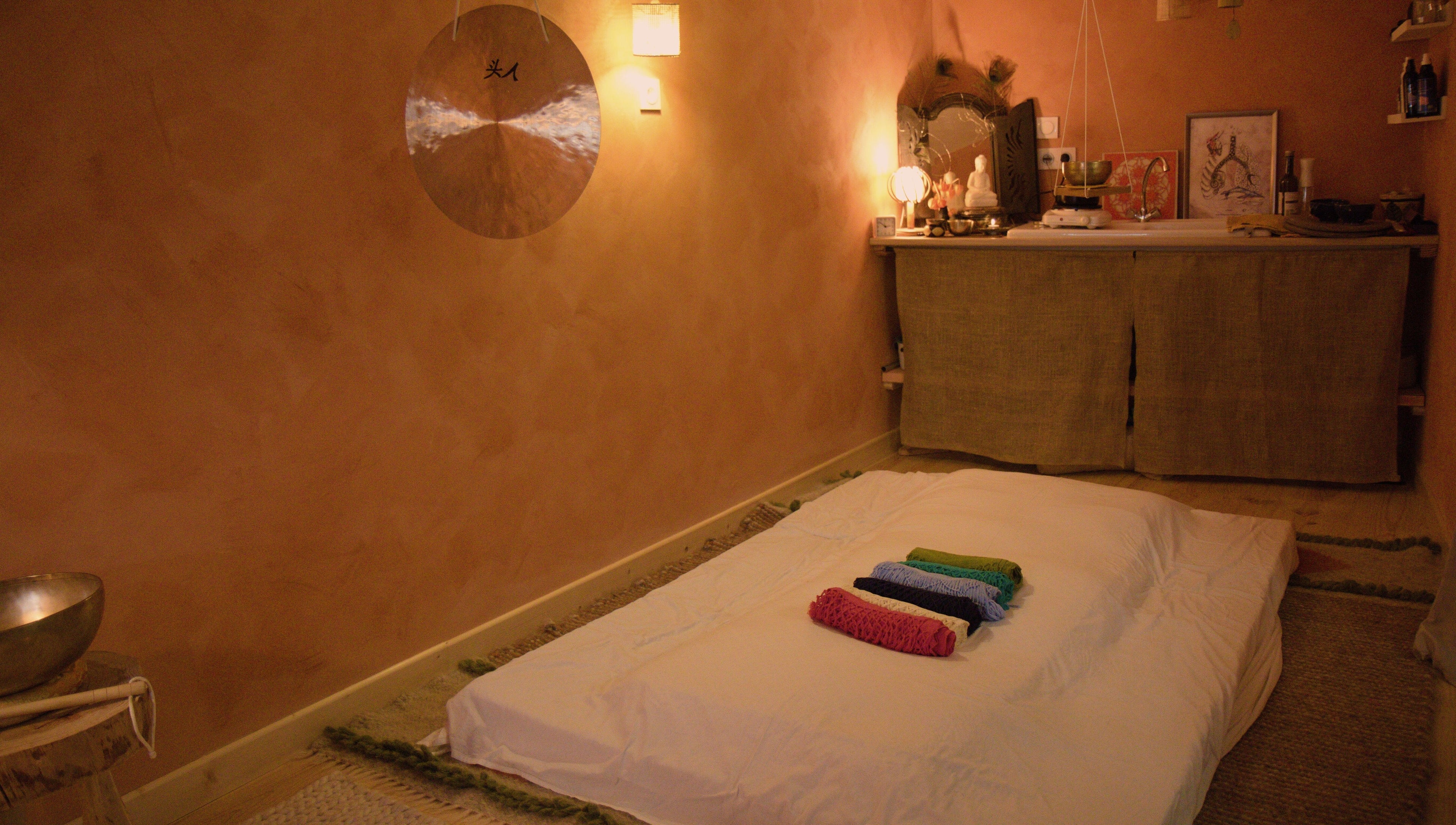 Salle de massage relaxante à Samaya Massages - Les Massages Ayurvédiques De Samantha, Clermont-ferrand, Auvergne-rhône-alpes, FR.