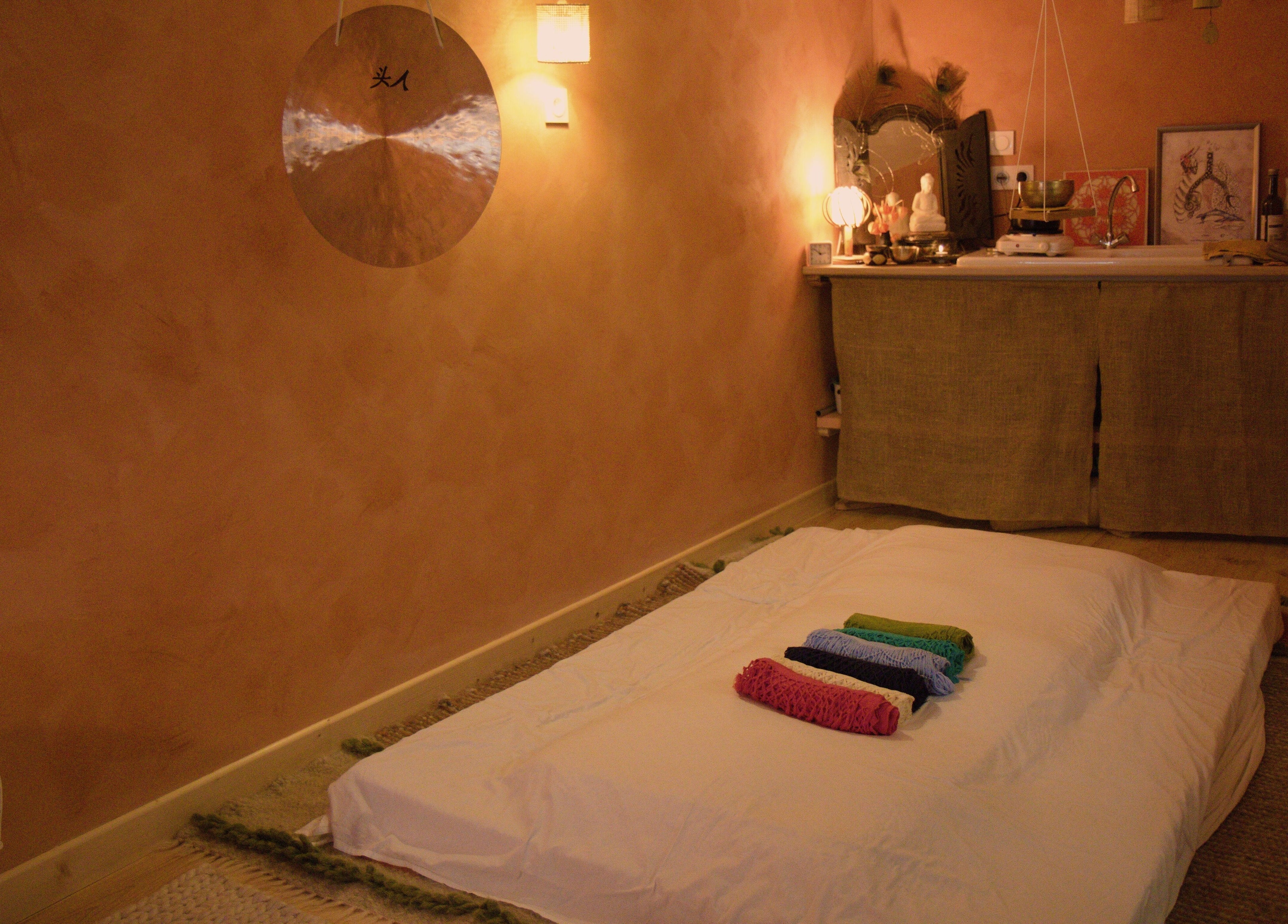 Salle de massage relaxante à Samaya Massages - Les Massages Ayurvédiques De Samantha, Clermont-ferrand, Auvergne-rhône-alpes, FR.