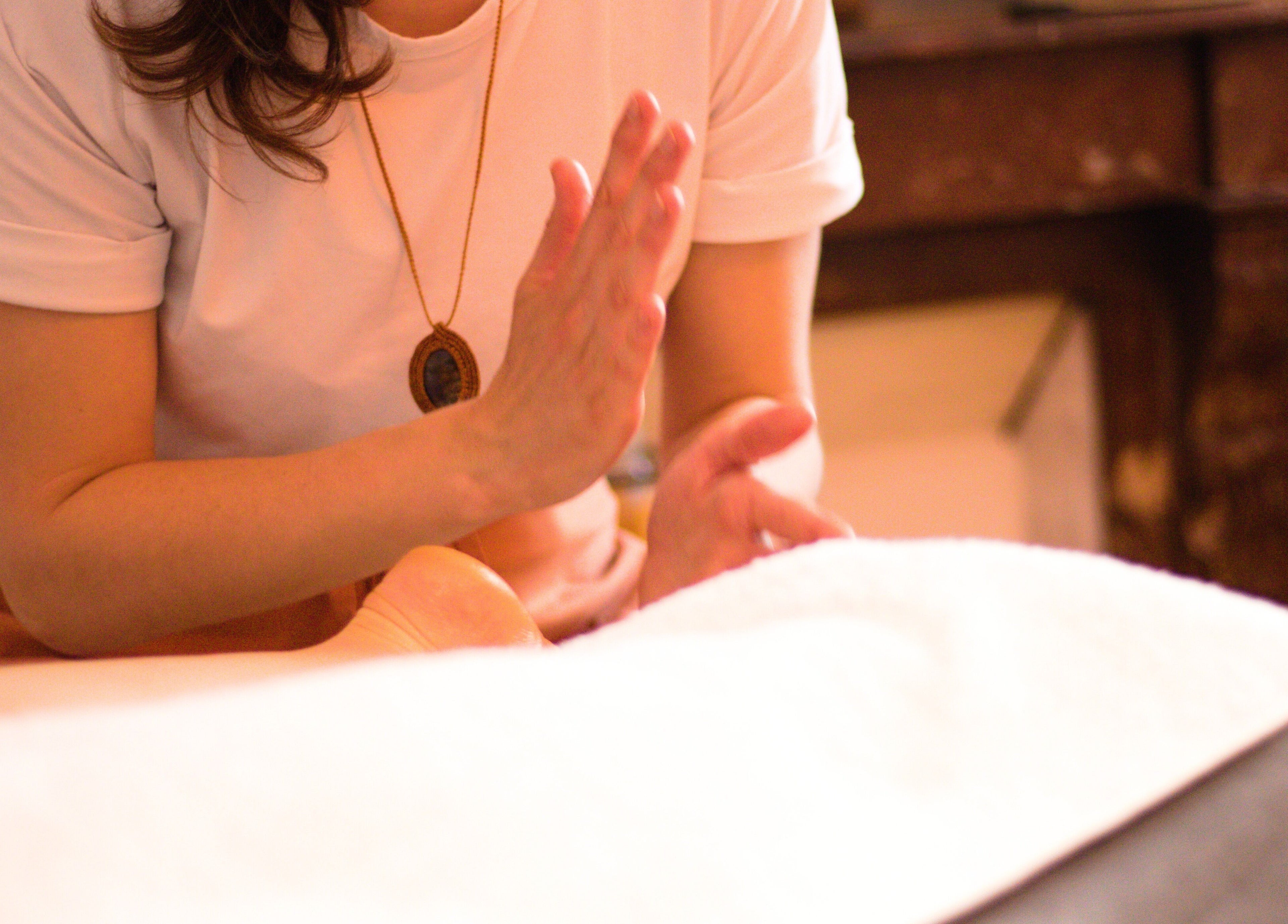 Session massage ayurvédique chez Samaya Massages - Les Massages Ayurvédiques De Samantha à Clermont-Ferrand.