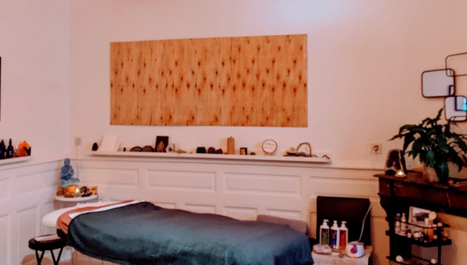 Salle de massage sereine chez Samaya Massages, Clermont-Ferrand, Auvergne-Rhône-Alpes, FR.