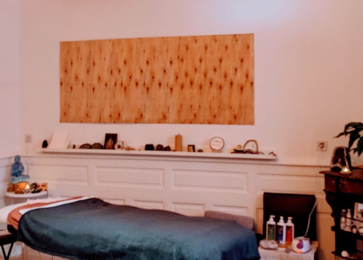 Salle de massage sereine chez Samaya Massages, Clermont-Ferrand, Auvergne-Rhône-Alpes, FR.