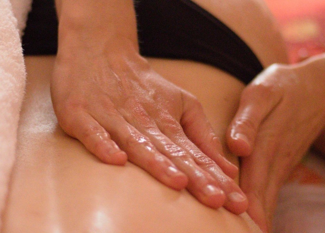Massage apaisant chez Samaya Massages, Clermont-Ferrand, Auvergne-Rhône-Alpes, FR, pour un bien-être total.