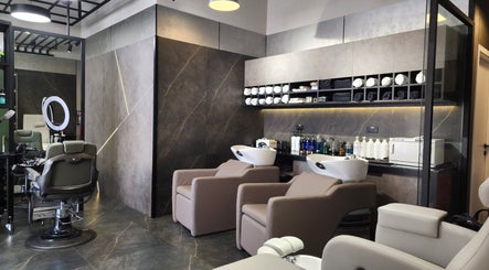 Groom Up Gents Salon imagem 3