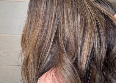 Elegant brown hair with highlights at Pascale B Beauty Lab in Limassol, CY.