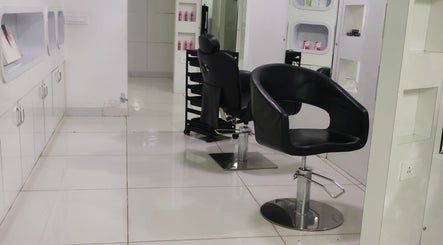 MJ Styling Studio image 2