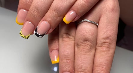 Nl nails image 2