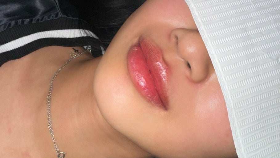 Pretty by Paris image 1