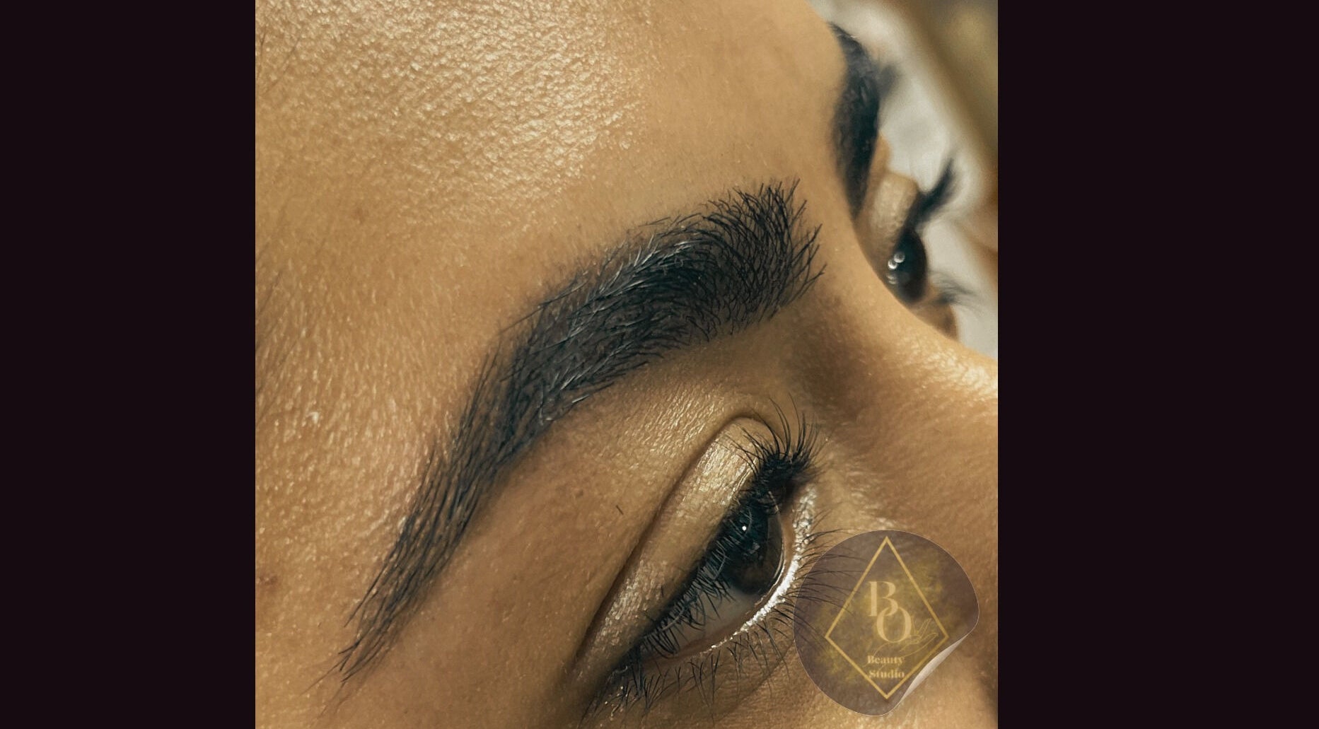 Cejas detalladas en A&B Salem beauty studio, Santiago, Región Metropolitana, CL, resaltando el diseño profesional.