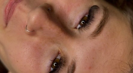 lashed.by.ayla image 2