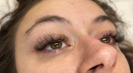 Kimberley Cheeseman Lash and Brows image 3