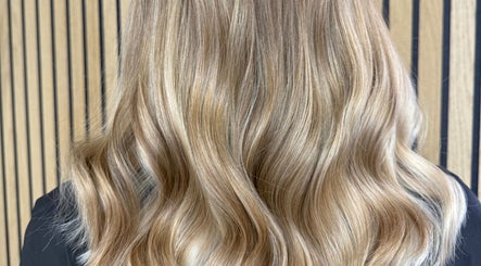 Hair by Keylie at Monroe’s imagem 2