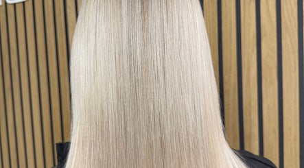 Hair by Keylie at Monroe’s imagem 3