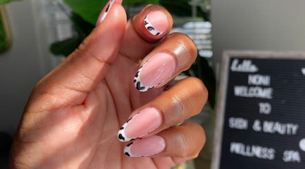 Majestic Nails