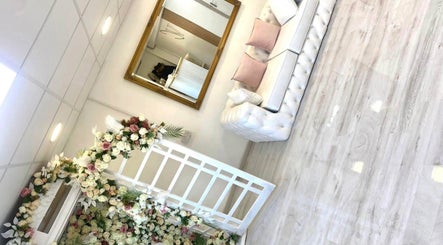 Em Beauty image 2