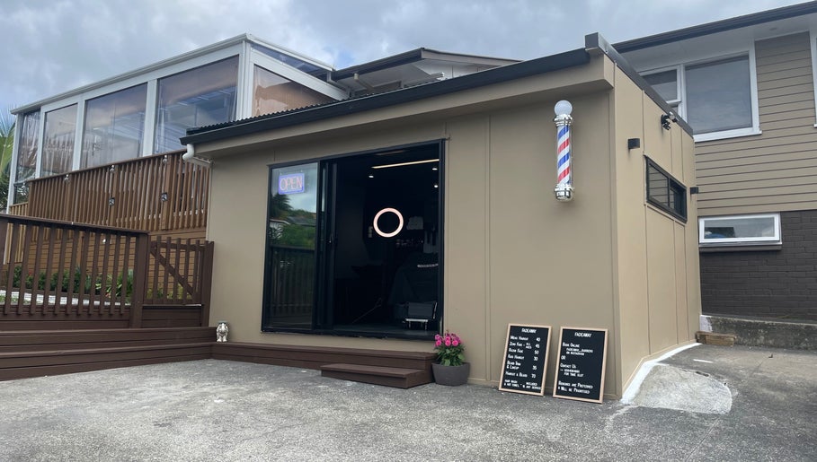 Fadeaway Barbers Glenfield image 1