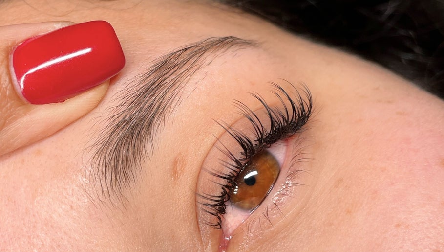 Swish Lashes image 1