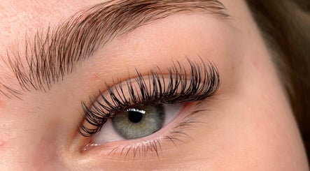 Swish Lashes image 2