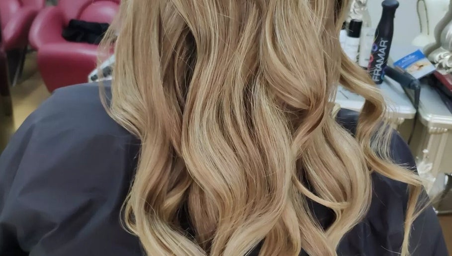 Εικόνα Studio 13 Hair & Beauty 1