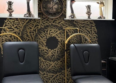 Elegant waiting area at Clinic 103, Harpenden, England, GB with unique decor and comfortable seating.