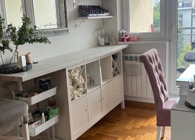 Elegant interior of Adore Me Beauty Studio in Beograd, RS featuring a stylish beauty station.