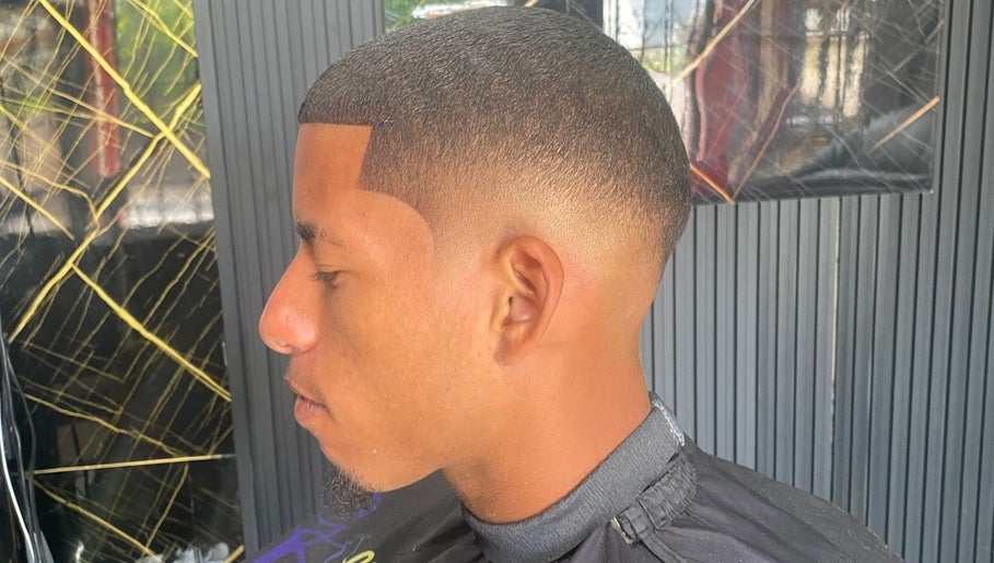 Luis Barber Shop image 1