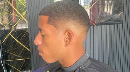 Luis Barber Shop
