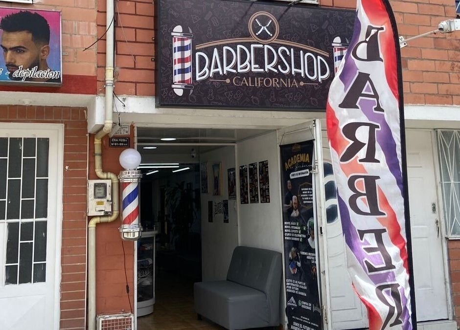 Fachada de BARBER SHOP CALIFORNIA en Bogotá, D.c., Bogotá, D.c., CO con letrero llamativo.