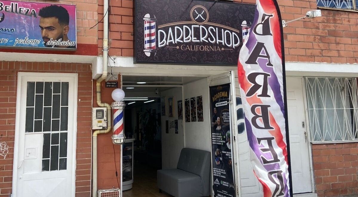 Fachada de BARBER SHOP CALIFORNIA en Bogotá, D.c., Bogotá, D.c., CO con letrero llamativo.