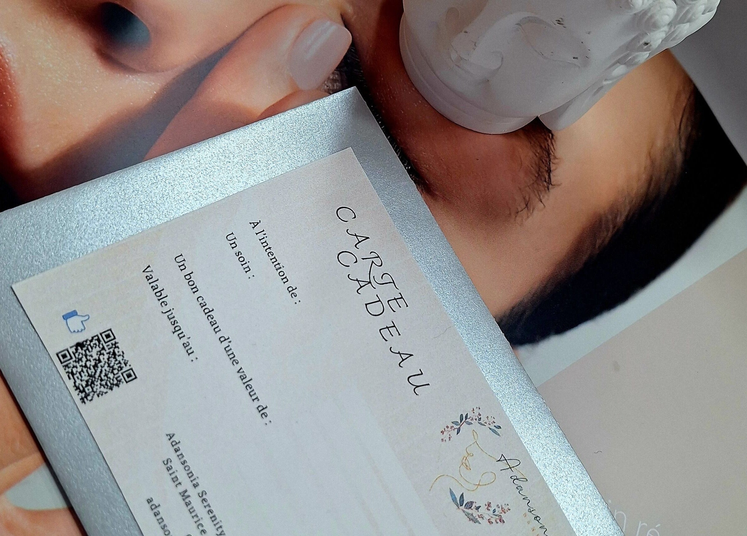 Carte cadeau élégante d'Adansonia Serenity, Saint-maurice-en-gourgois, Auvergne-rhône-alpes, FR.