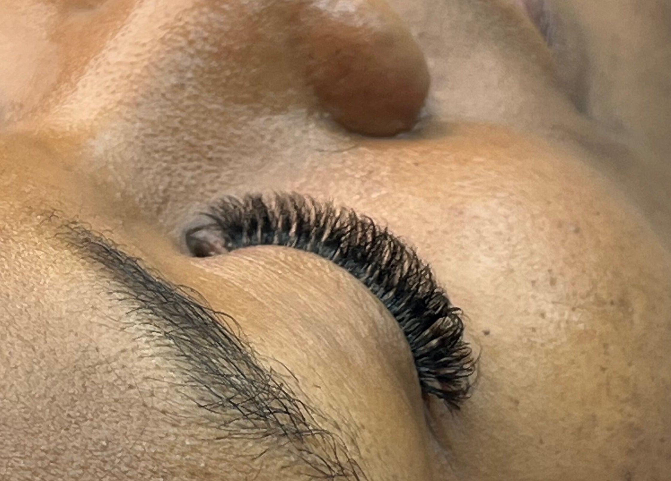 Luxury eyelash extensions at Belle B Luxe studio, Roodepoort, Gauteng, ZA. Enhance your beauty with expert care.