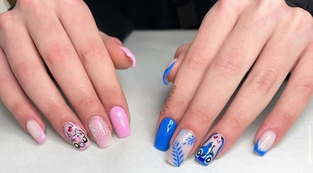 lucy nail's