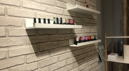 207394578 image 3