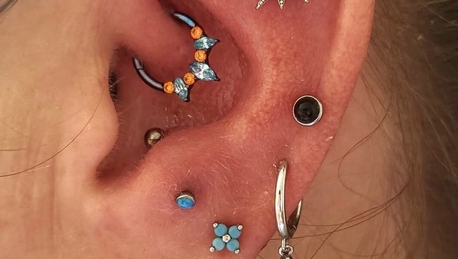 Posh Holes Body Piercing obrázek 1