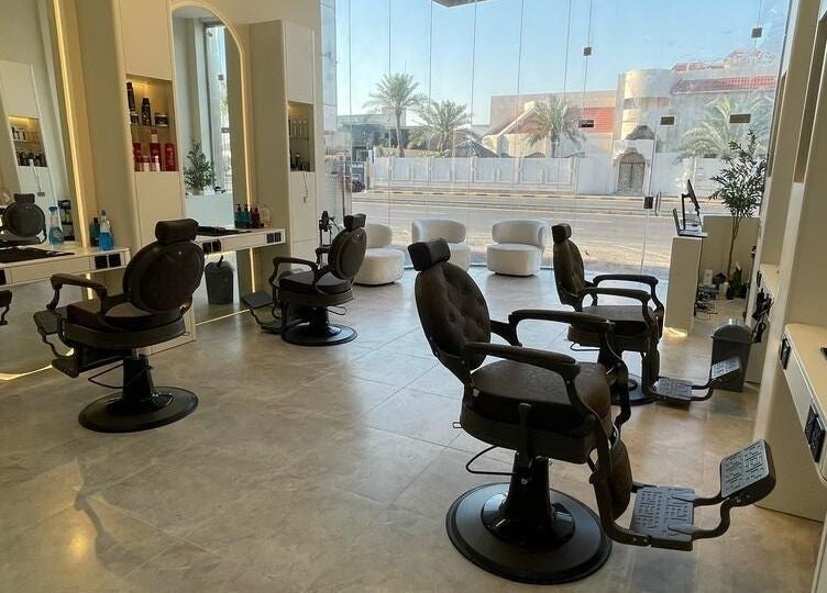 صالون مجهز بأرائك فاخر في Premier الظهران, المنطقة الشرقية, SA.