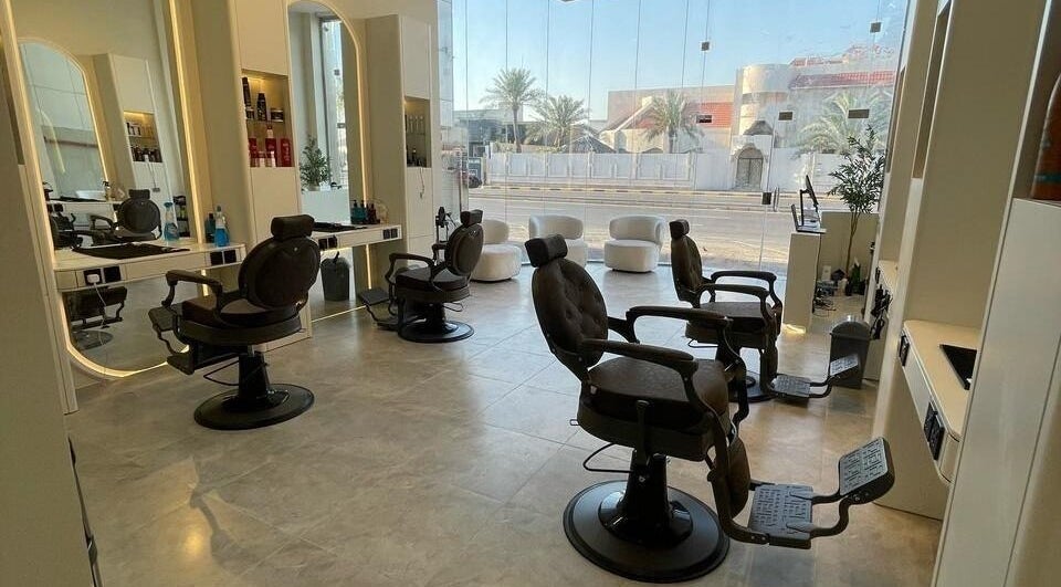 صالون مجهز بأرائك فاخر في Premier الظهران, المنطقة الشرقية, SA.