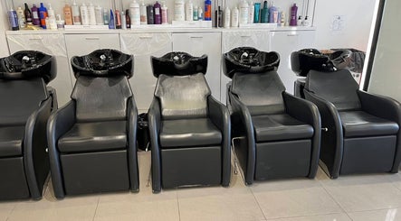 Taya2 Hair Salon - North York Center, bilde 3