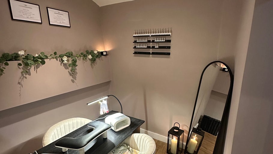 Mel’s nail room, Hove. image 1