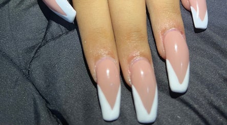 Sparkly Nails image 2