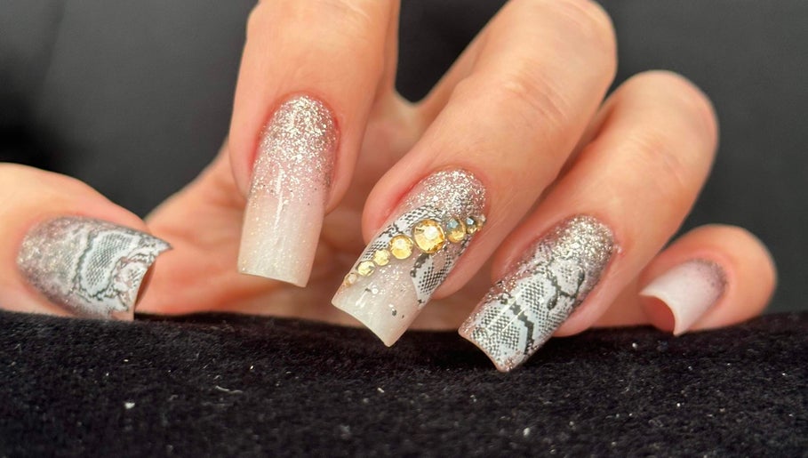 Marta Smarberg nail studio image 1