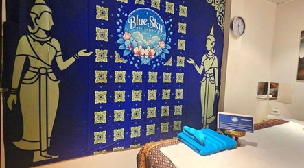 Tranquil massage room at Blue Sky Thai Massage Ltd, Belfast, Northern Ireland, GB with artistic decor.