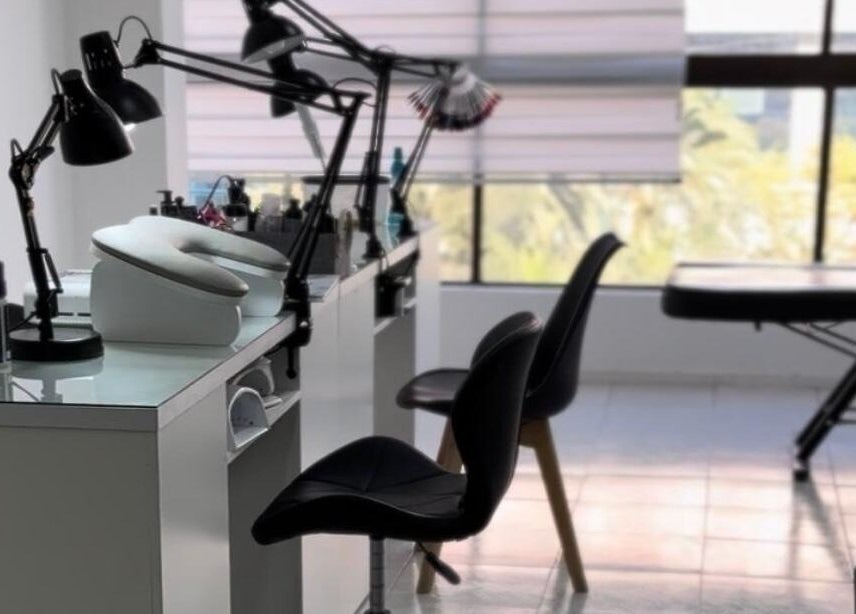 Espacio para tratamientos de belleza en Mari.serene, Antofagasta, Antofagasta, CL. Estilo moderno y cómodo.