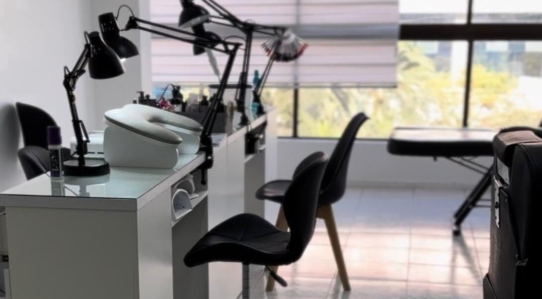 Espacio para tratamientos de belleza en Mari.serene, Antofagasta, Antofagasta, CL. Estilo moderno y cómodo.