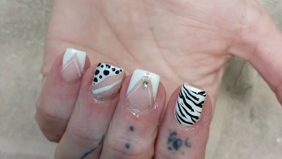 Simplicity nails by Jordan изображение 1